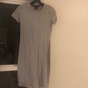 A pea in the pod short maternity dress